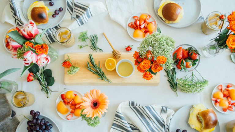 Flowers & Food Pairings To Brighten Up Your Dining Surface