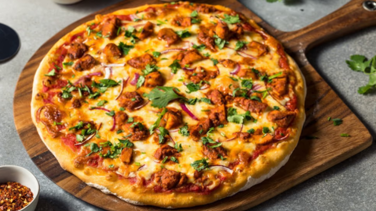 Super Easy, Super Cheesy, Super Yummy Butter Chicken Pizza Recipe| Leftover Surprise